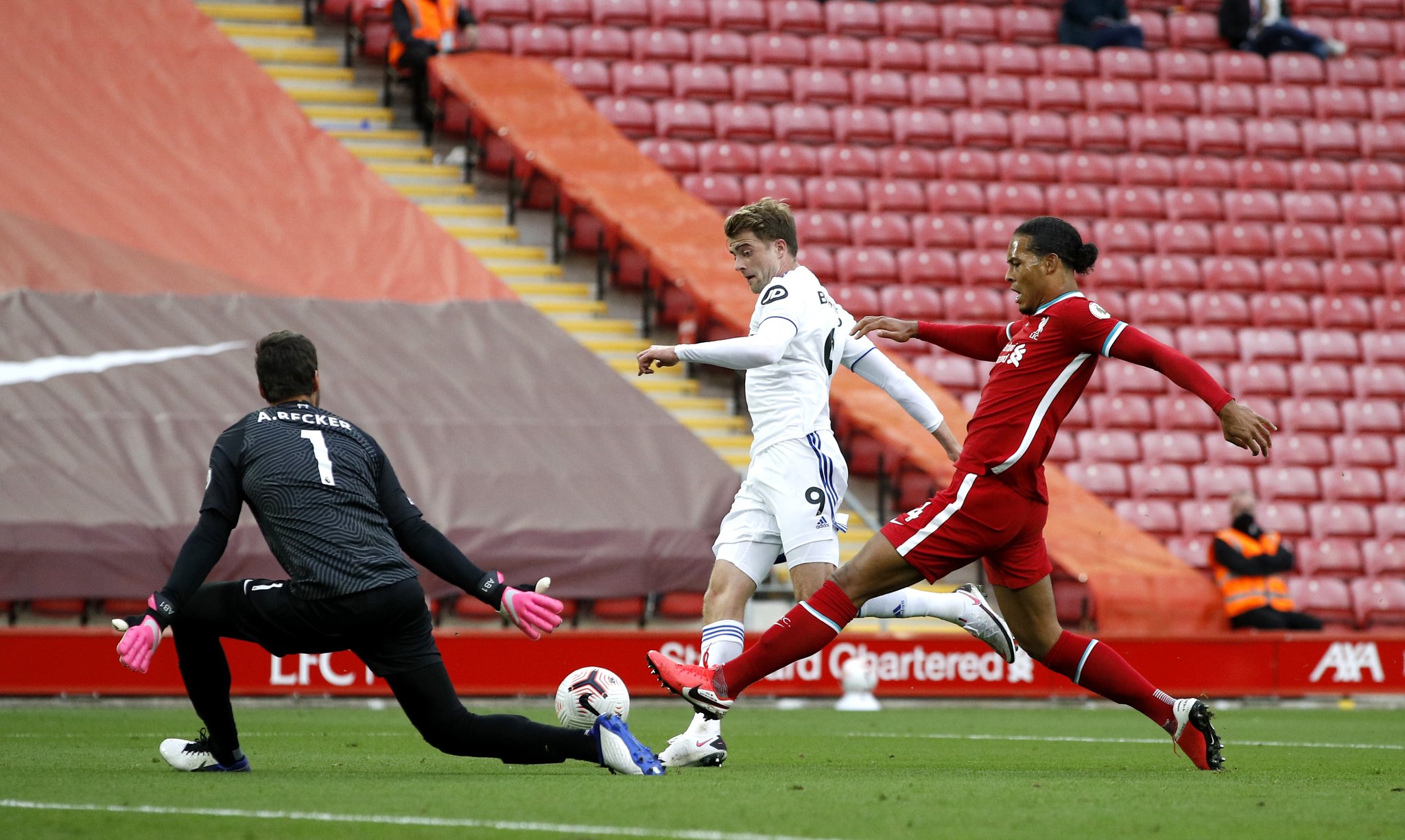 交手中胜负 交手中胜负